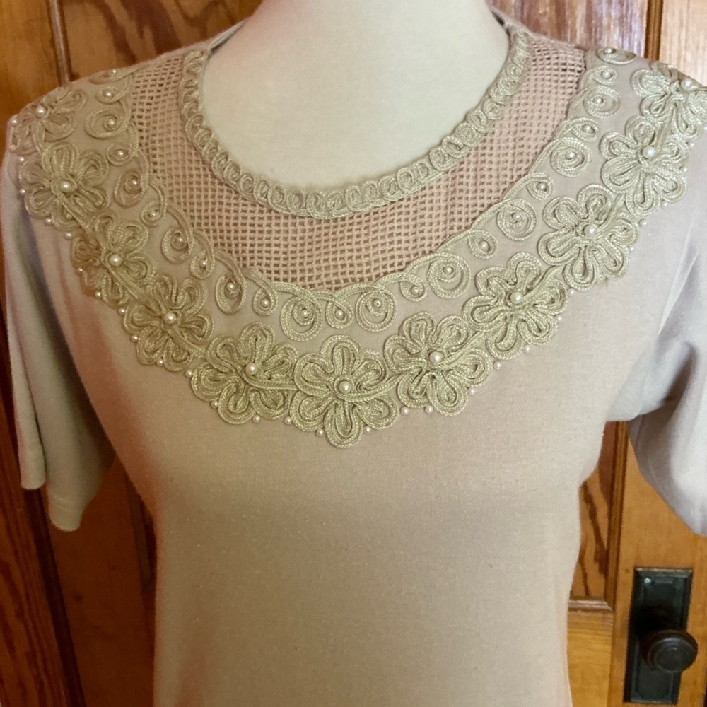 Vintage 90s feminine tan top - Picture 6 of 10